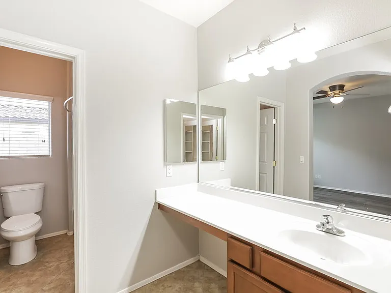 1575 E Elgin St — Photo 11