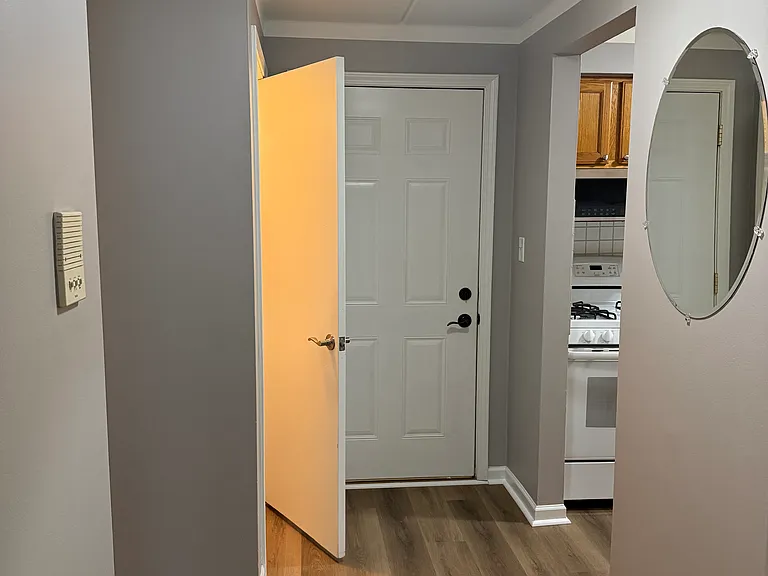 9143 S Roberts Rd — Photo 12