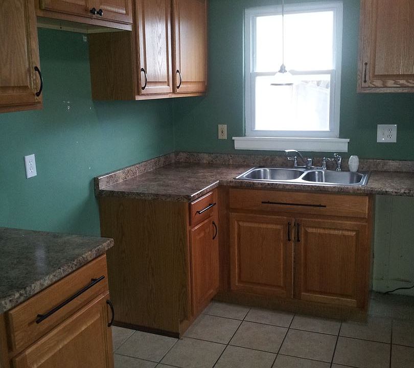 1st image of 1646 E 32nd St