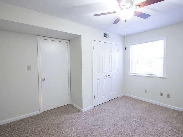 976 S Clarizz Blvd — Photo 21