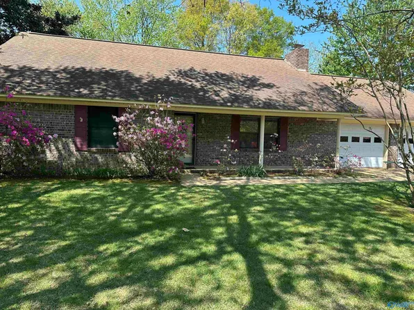 1307 Hickory St, Albertville, AL 35950