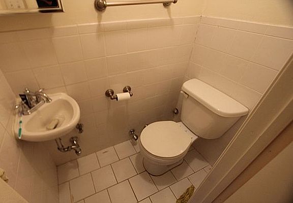 3rd image of 133 W 15th St APT 2
