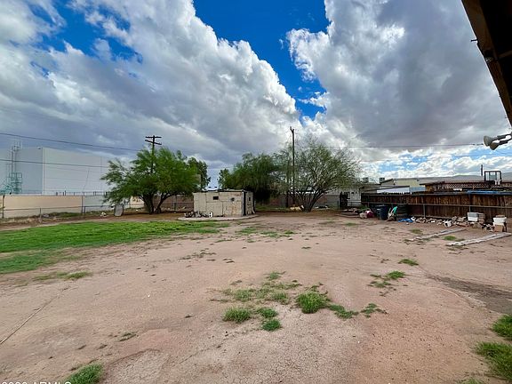 3rd image of 323 N 38TH Avenue