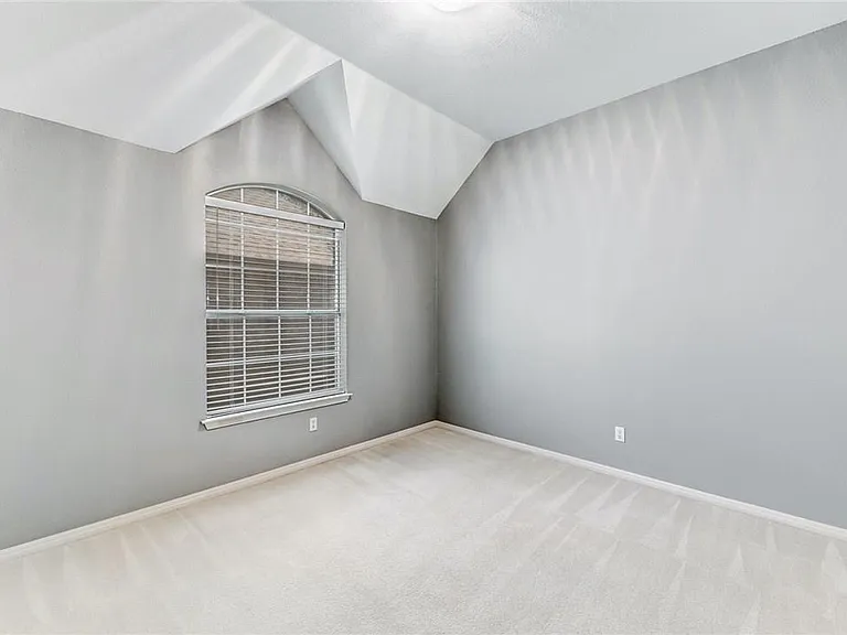 9404 Temecula Pass — Photo 10