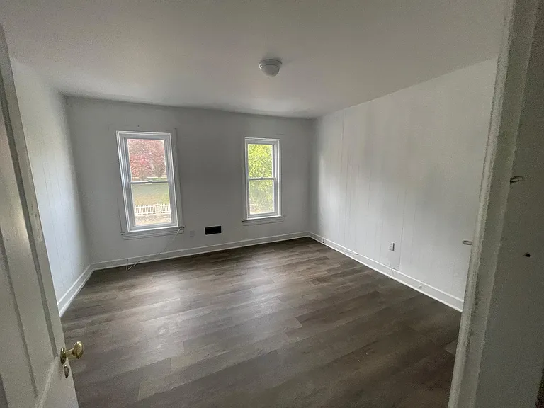 414 N Front St — Photo 7