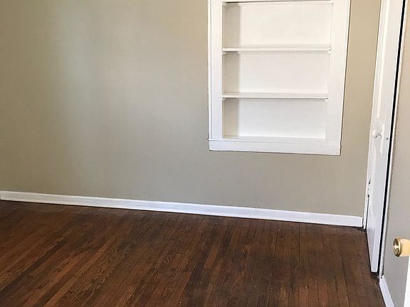 2nd image of 13901 Lincoln Ave