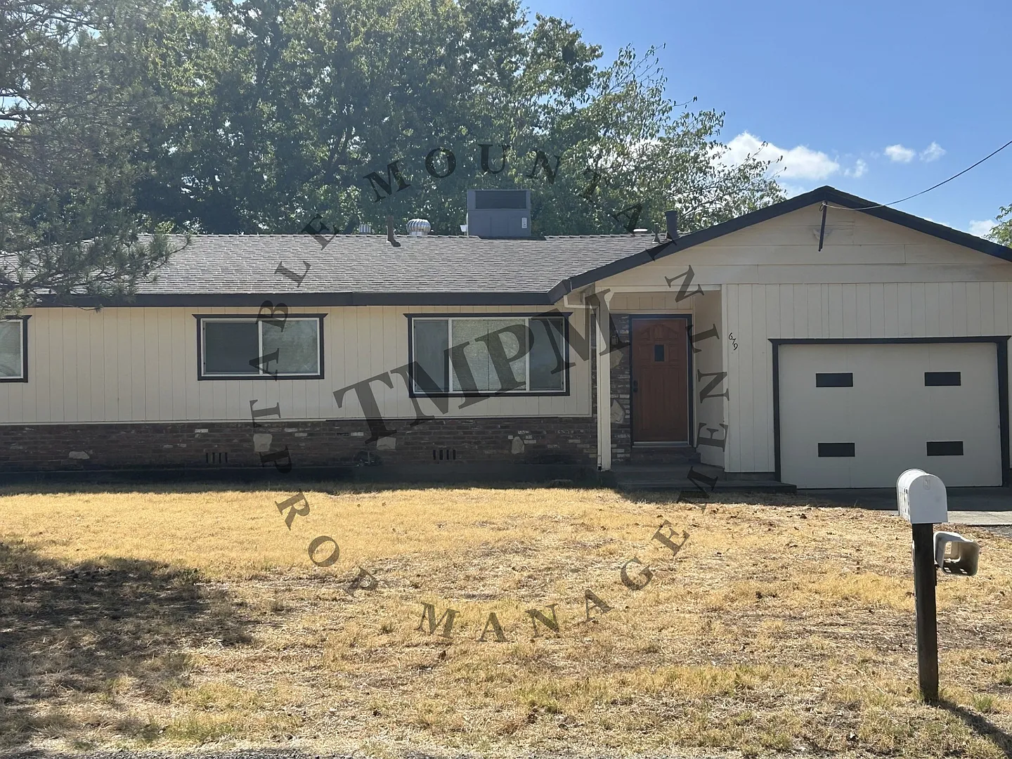 679 Siskiyou — Photo 1
