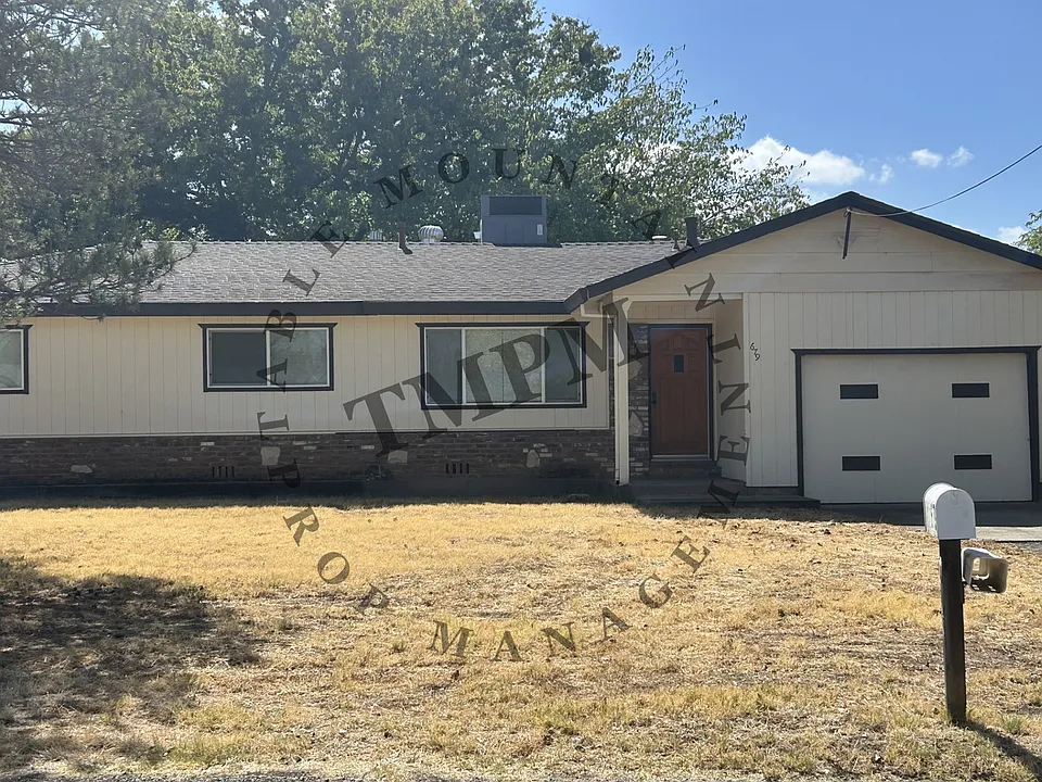 679 Siskiyou Ave