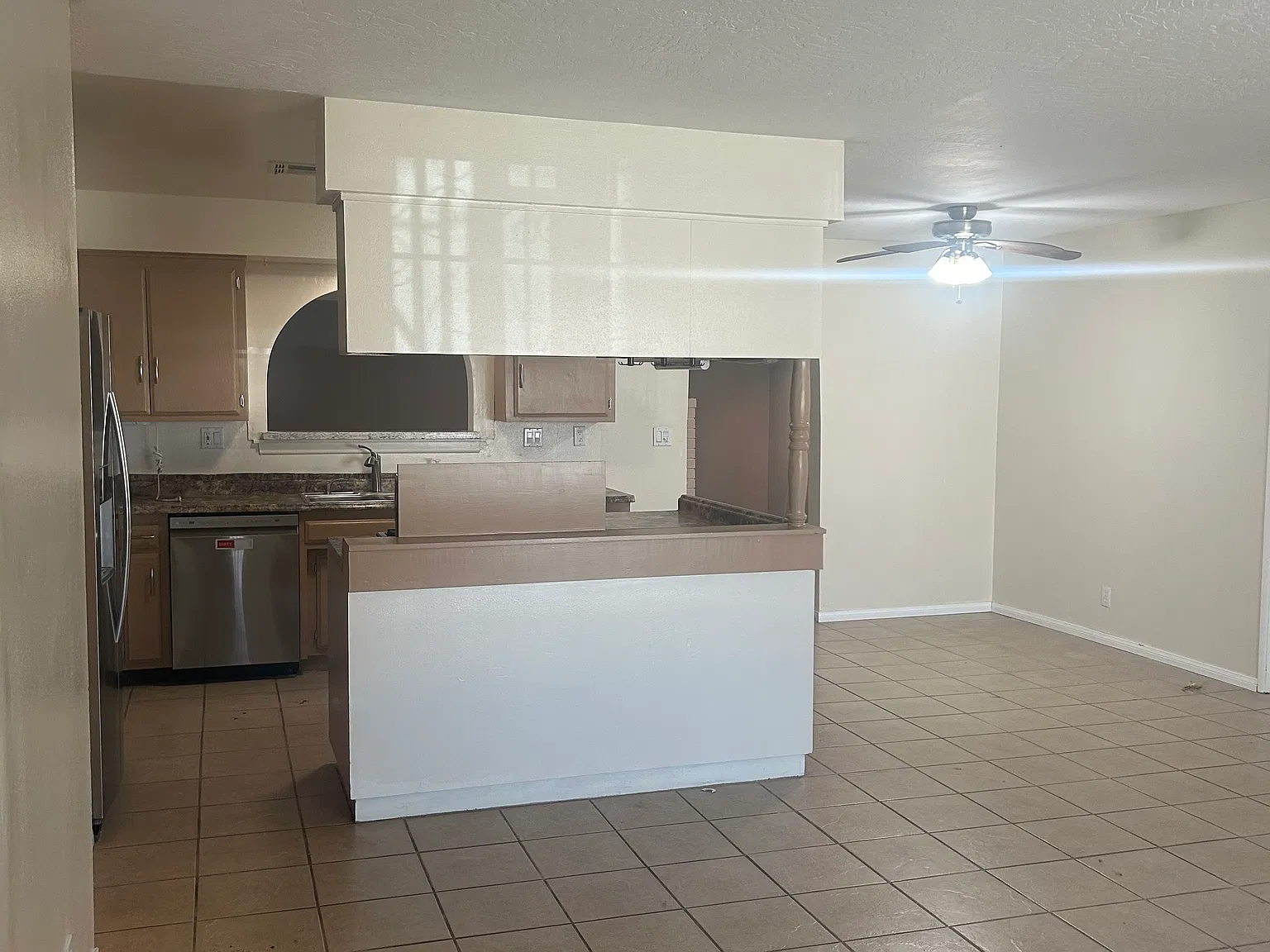 3 bed, 2100 sqft, $2,200 — Photo 4