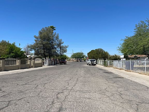 5th image of 750 W Santa Louisa St