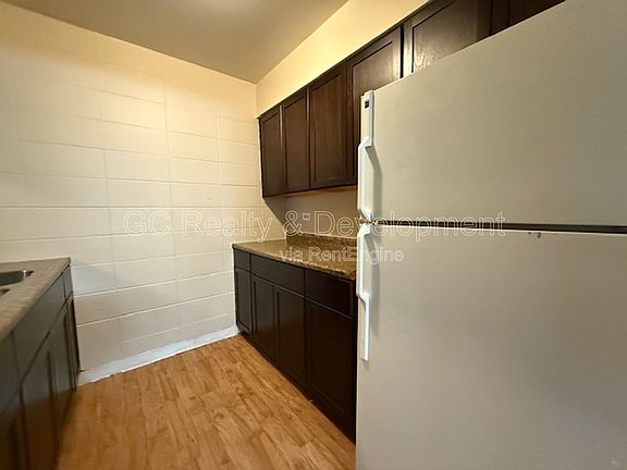 5th image of 227 Uteg St #2