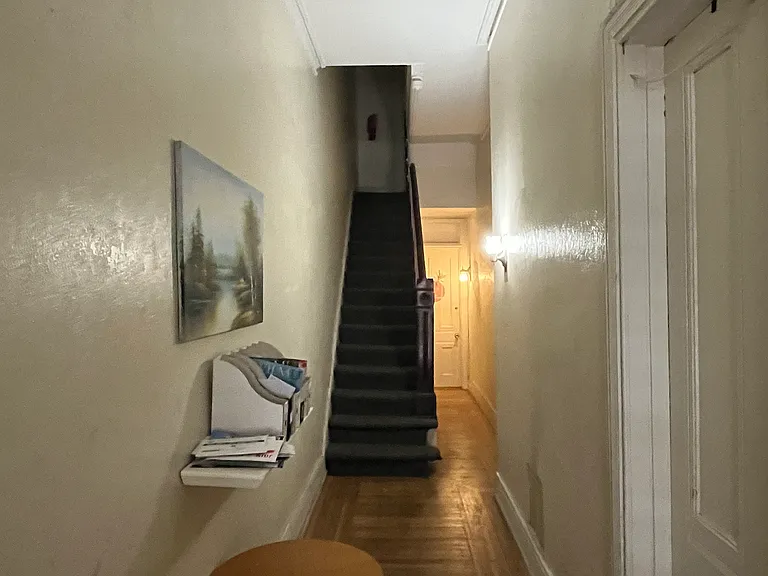 210 S 43rd St #3R — Photo 5