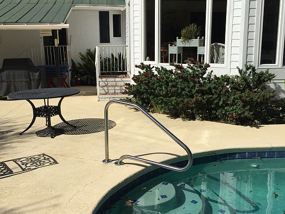 Pool View bk door/Sun Rm