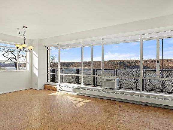 4th image of 2727 Palisade Ave APT 6H