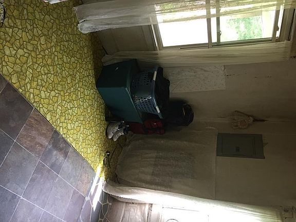 3rd image of 3114 Youngstown Ave