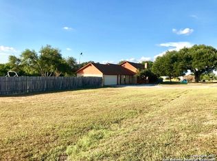 2202 Stagecoach Rd, Seguin, TX 78155