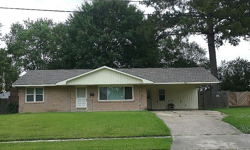 1st image of 8421 N Parkland Dr