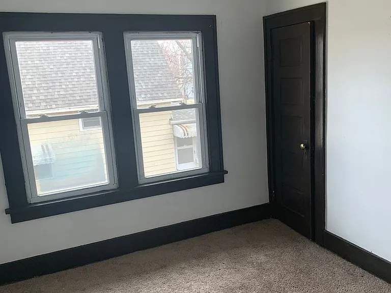 302 Clay St — Photo 1