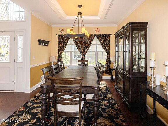 5th image of 43 Bayville Way