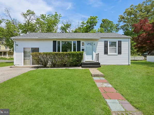 401 Lake Dr, Mount Holly, NJ 08060
