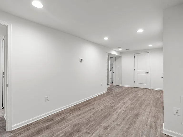 109 Devon Ct — Photo 27