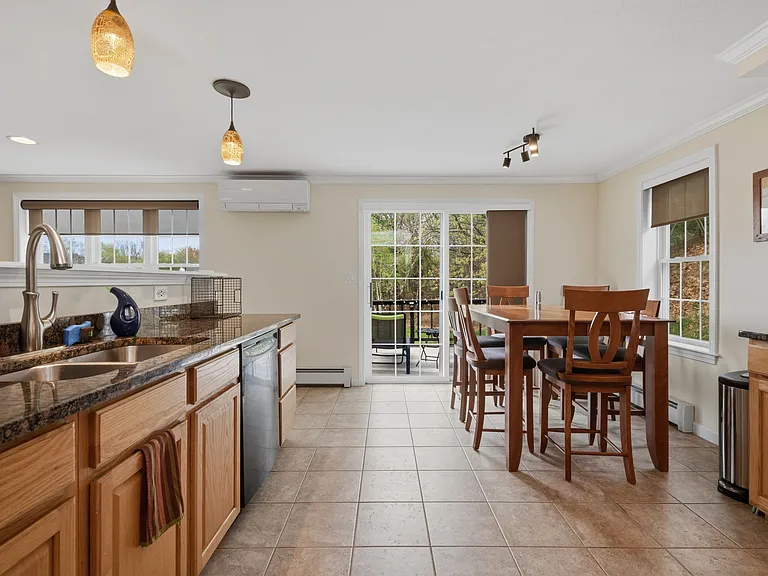 27 Colburn St #27 — Photo 14