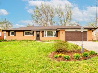 1640 N Teakwood Dr, Stevensville, MI 49127