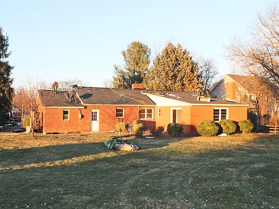 Large lot w mature trees