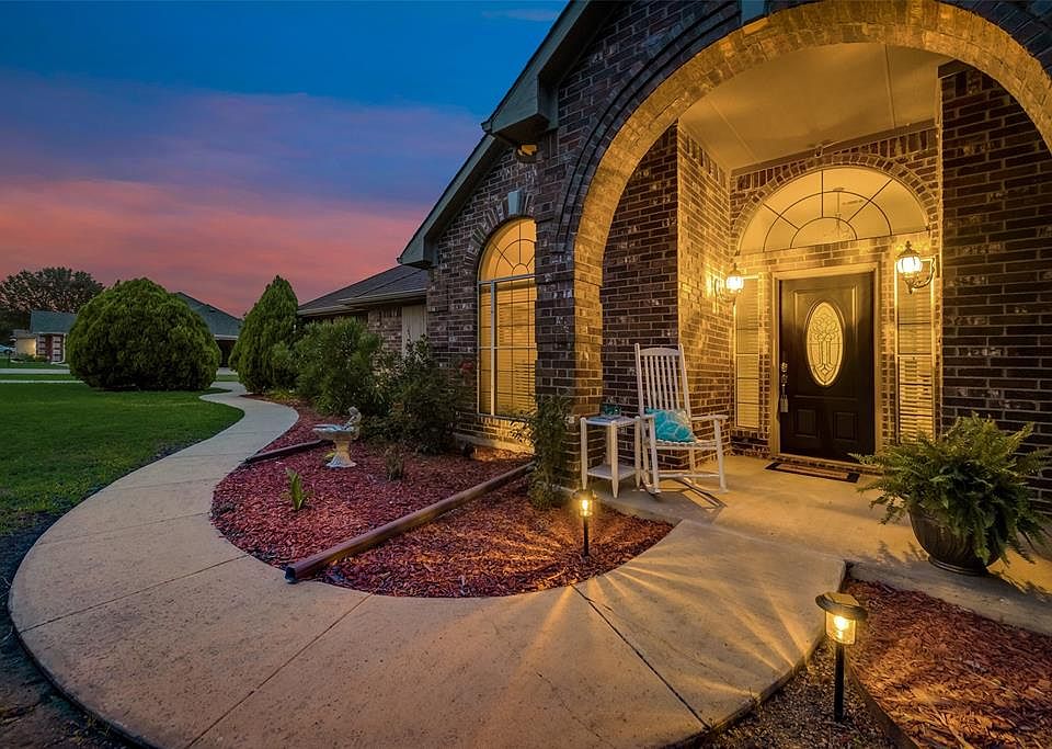 1st image of 2029 Sunny Cir