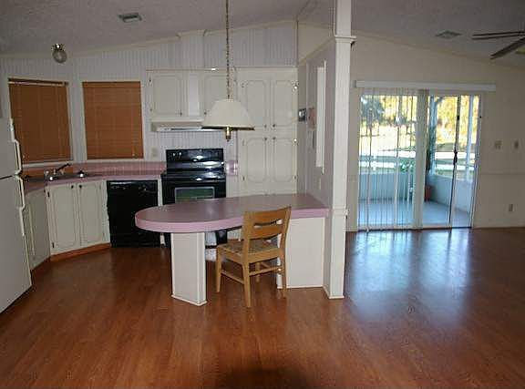 4th image of 1103 Laura St