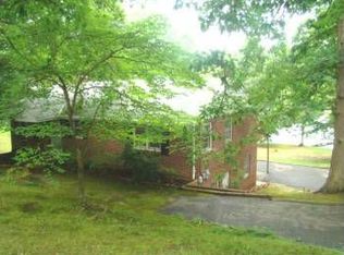 7310 Lakeshore Dr, Quinton, VA 23141