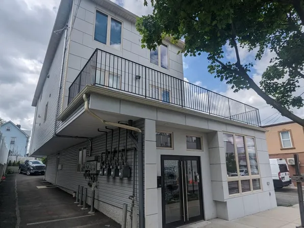 16 Burnside Ave, Staten Island, NY 10302