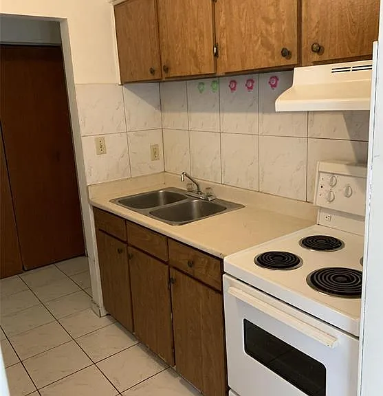 3044 Sandwich St #302 — Photo 12