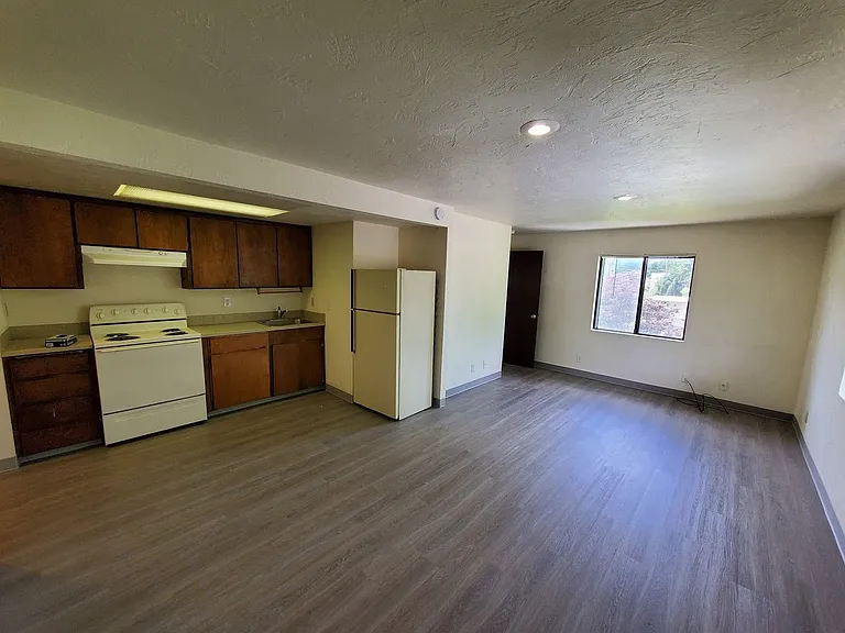 1240 Washington St #&-5 — Photo 3