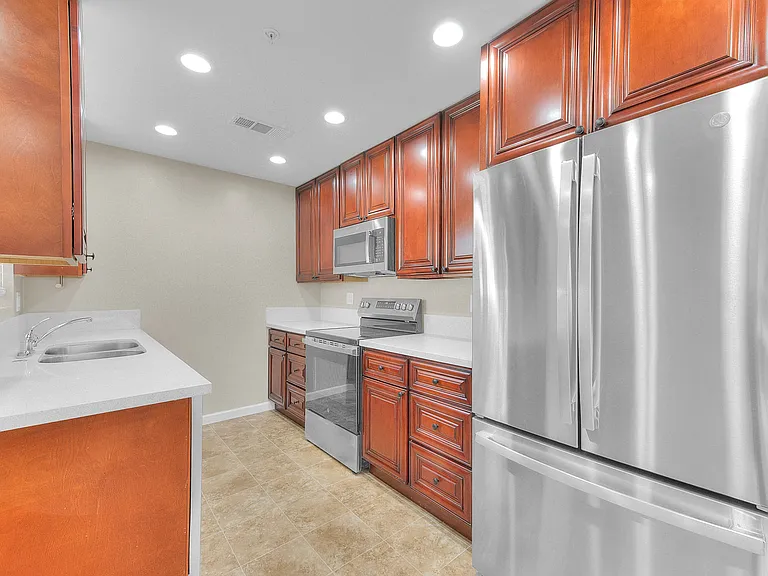 24600 Cypress St #24600A — Photo 19