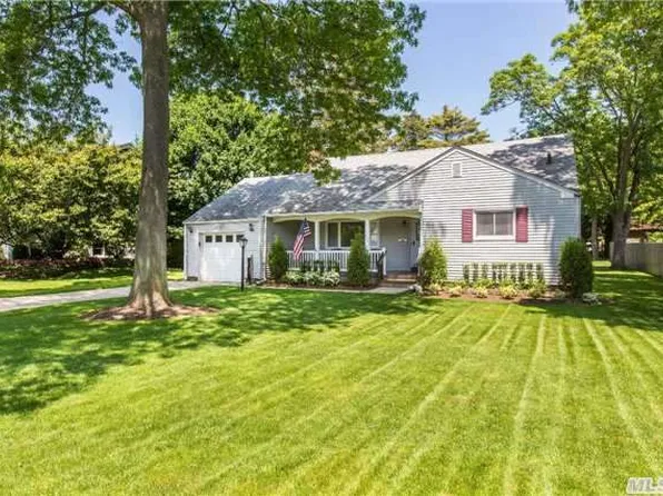 332 Lakeview Ave E, Brightwaters, NY 11718