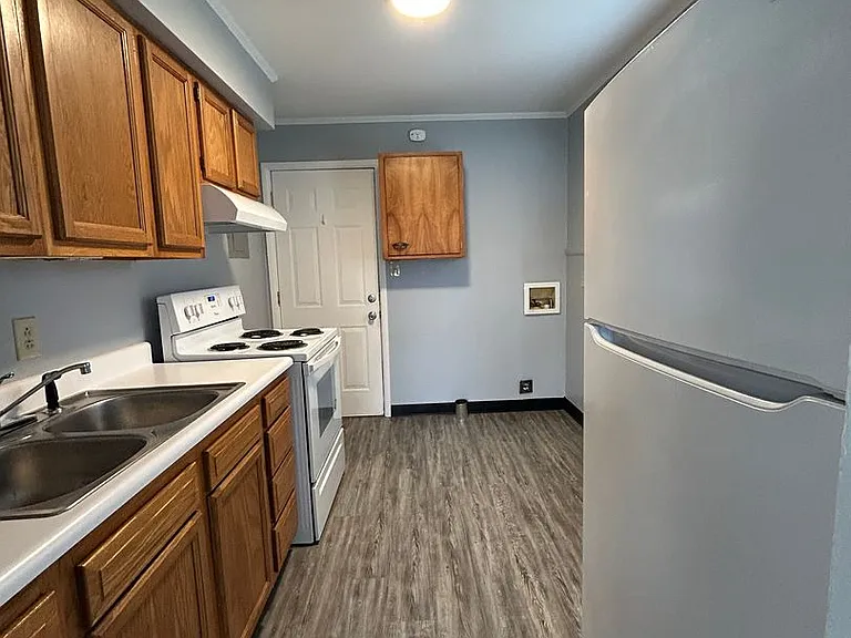 3605 E Azalea Ln - 2301 S Primrose Ln — Photo 2