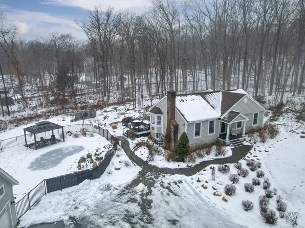 12 Rachel Ln, Ivoryton, CT 06442