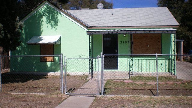 1st image of 2105 E 8th St