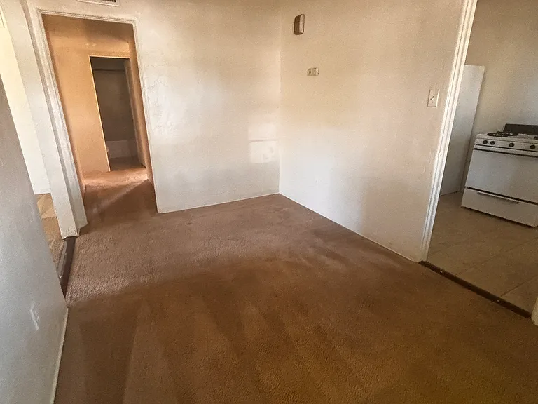 1214 S Wilson St — Photo 4