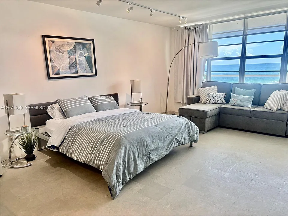 100 Lincoln Rd #1546