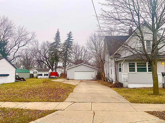 2nd image of 918 Ash St