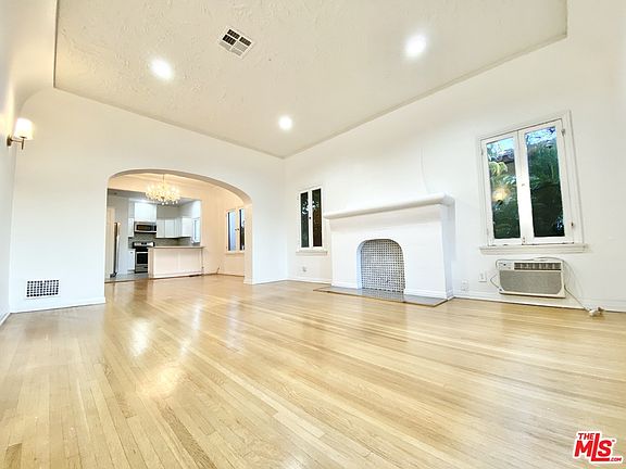 2nd image of 352 N Sierra Bonita Ave #1/2