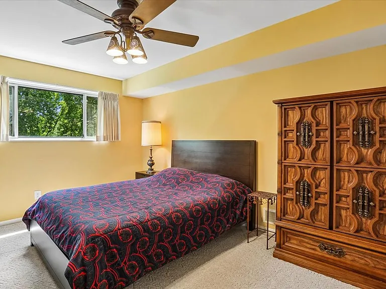 10513 Weymouth St #102 — Photo 11