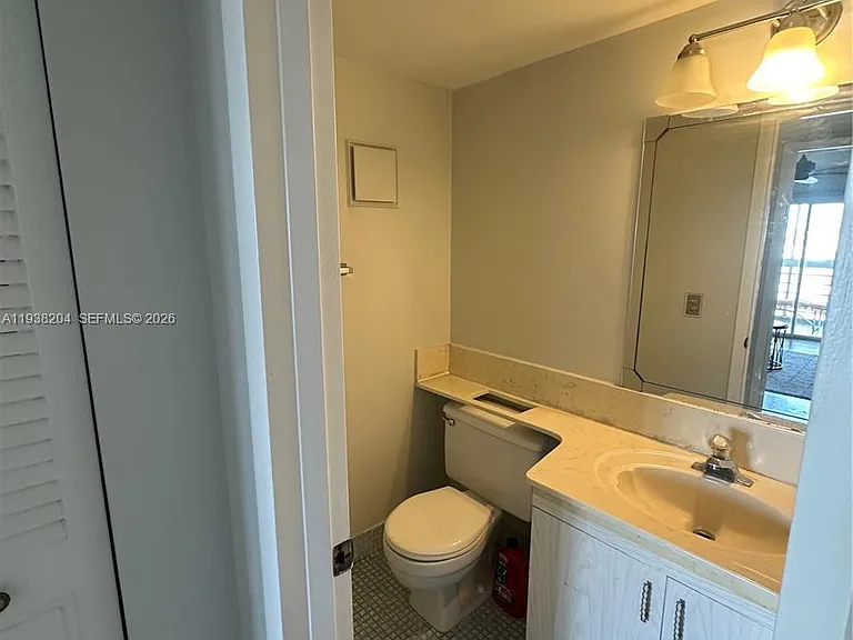 3043 Exeter Dr E — Photo 8