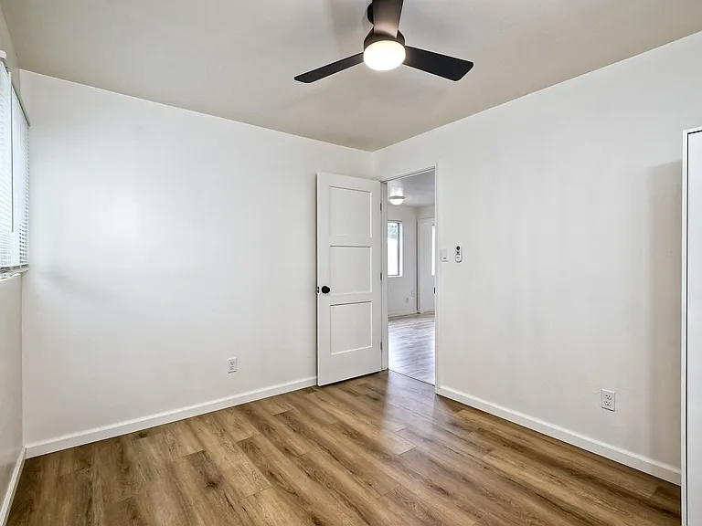 209 Surfrider Way - Unit E — Photo 17