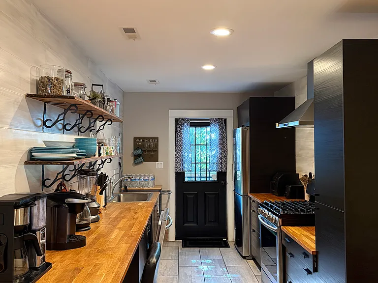 106 Callender St — Photo 5