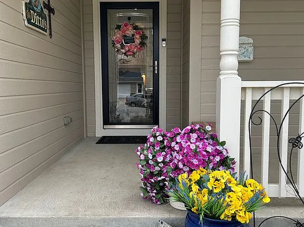 12709 10th St, Grandview, MO 64030