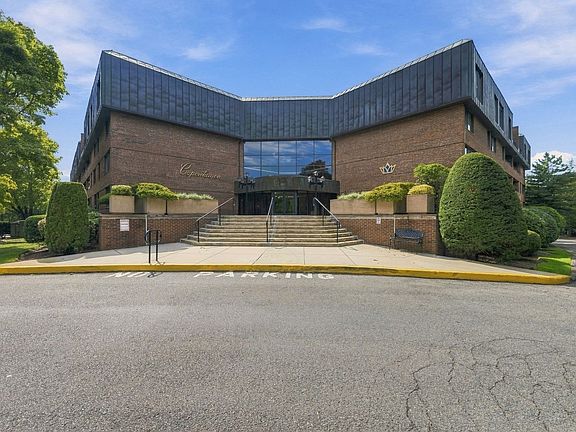 2nd image of 406 Paradise Rd APT 3H