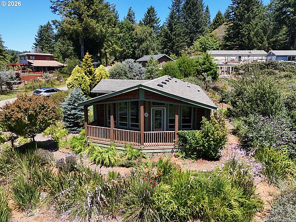 3rd image of 96422 Alder Ridge Rd